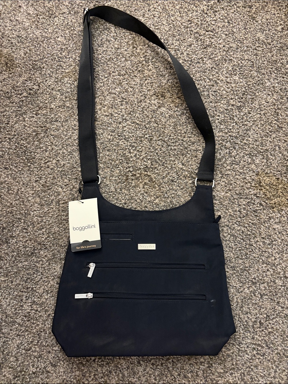 Baggallini Black Compact Crossbody with Dual Zip Pockets